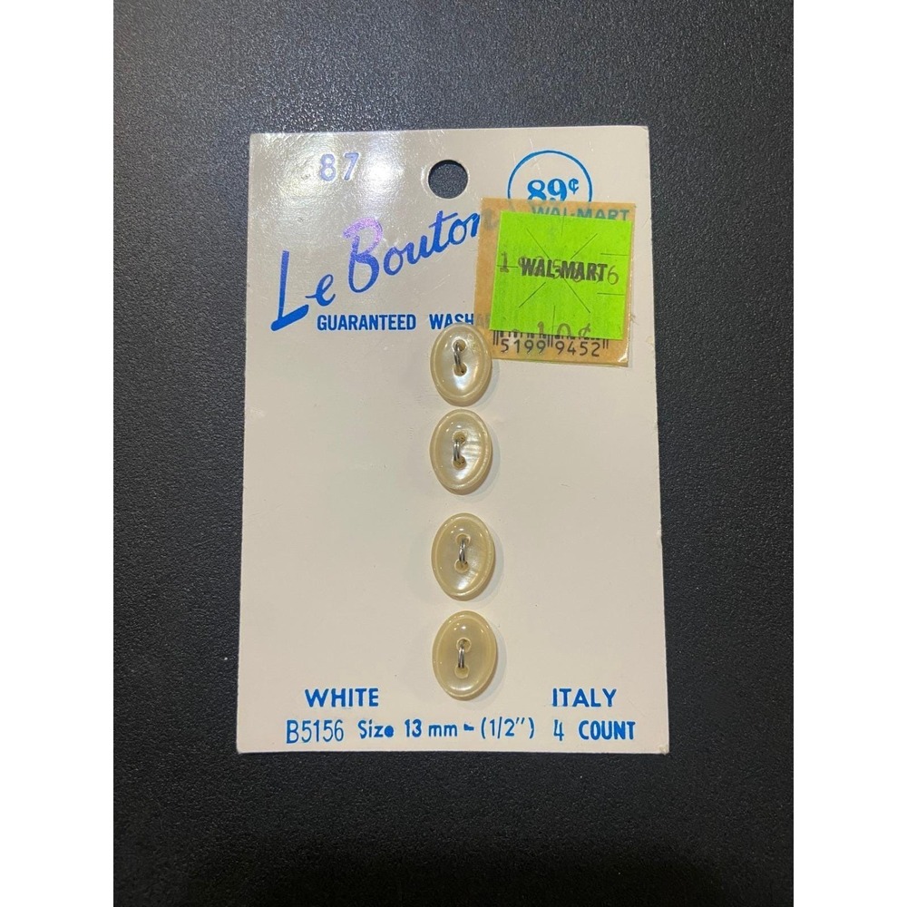Vintage Le Bouton White B5156 Oval Buttons Size 13 mm 1/2 Inch 4 Count